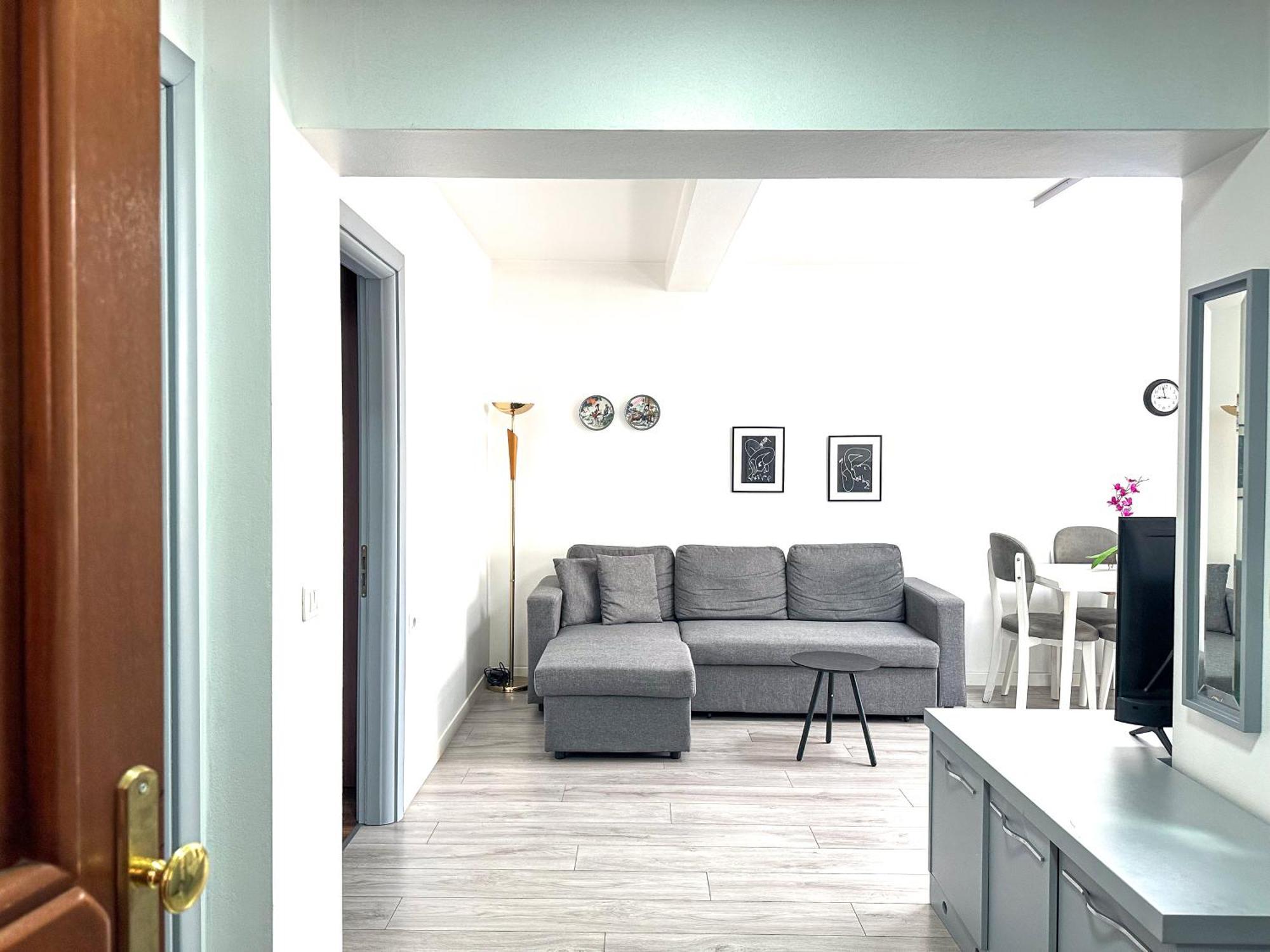 City Center 2Br Apartment Тирана Экстерьер фото