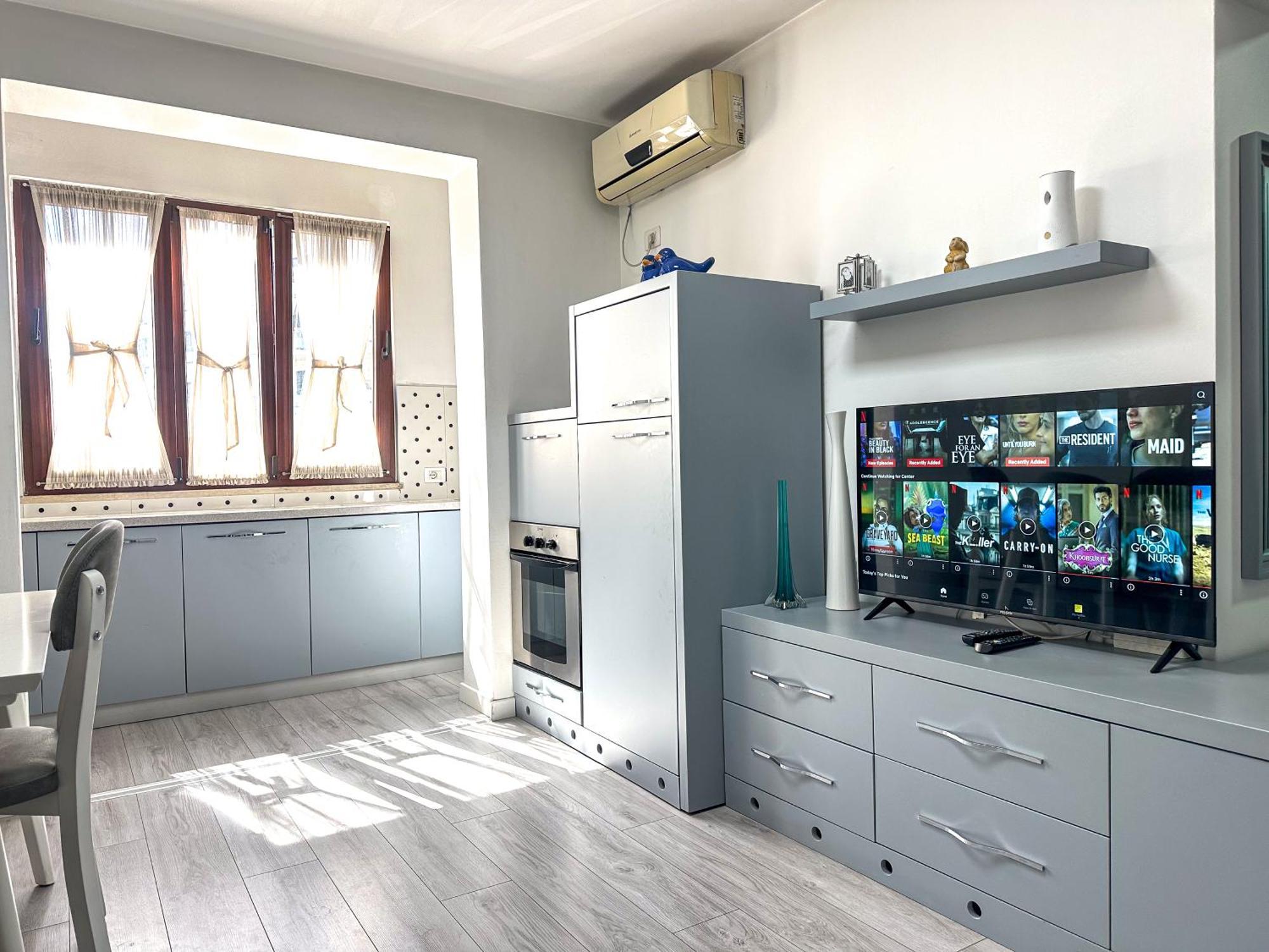 City Center 2Br Apartment Тирана Экстерьер фото